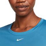 camiseta-nike-fem-drifit-azul-zoom