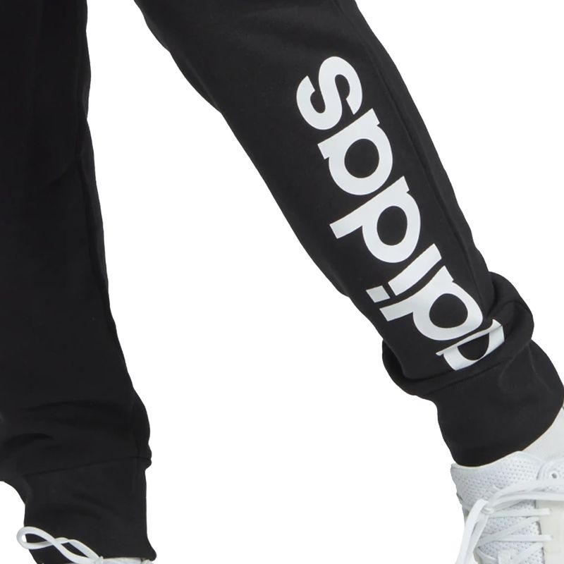 calca-adidas-logo-linear-preta-detalhe-perna