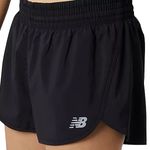 short-accelerate-fem-new-balance-preto-logo