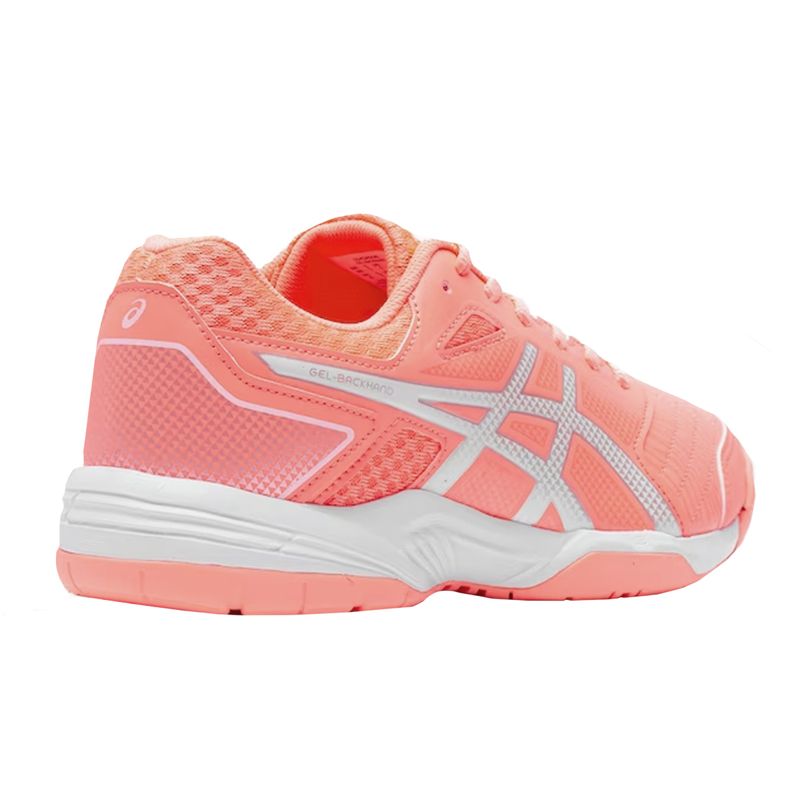 tenis-asics-gel-backhand-salmao-lateral-atras