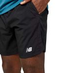 short-accelerate-7-masc-new-balance-preto-logo