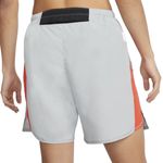 short-nike-challenger-cinza-atras