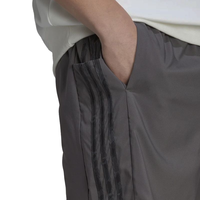 bermuda-adidas-essentials-chelsea-chubo-zoom-bolso
