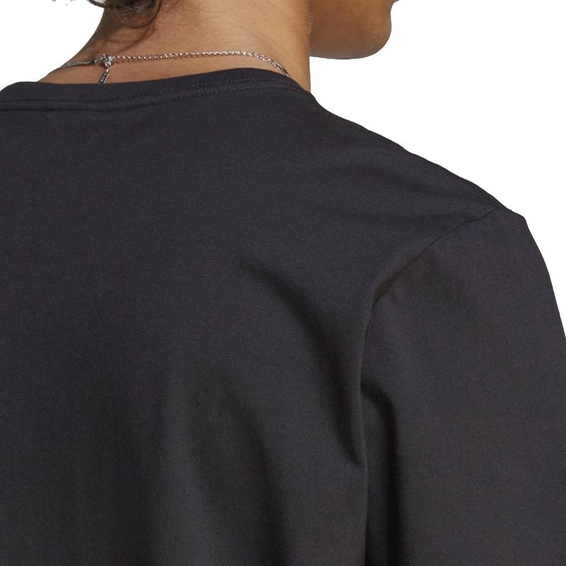 camiseta-adidas-essentials-logo-preto-detalhes-atras