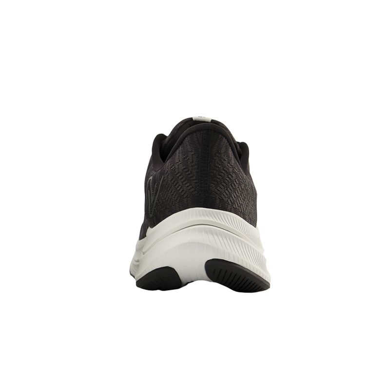 tenis-new-balance-fuelcell-propel-preto-calcanhar