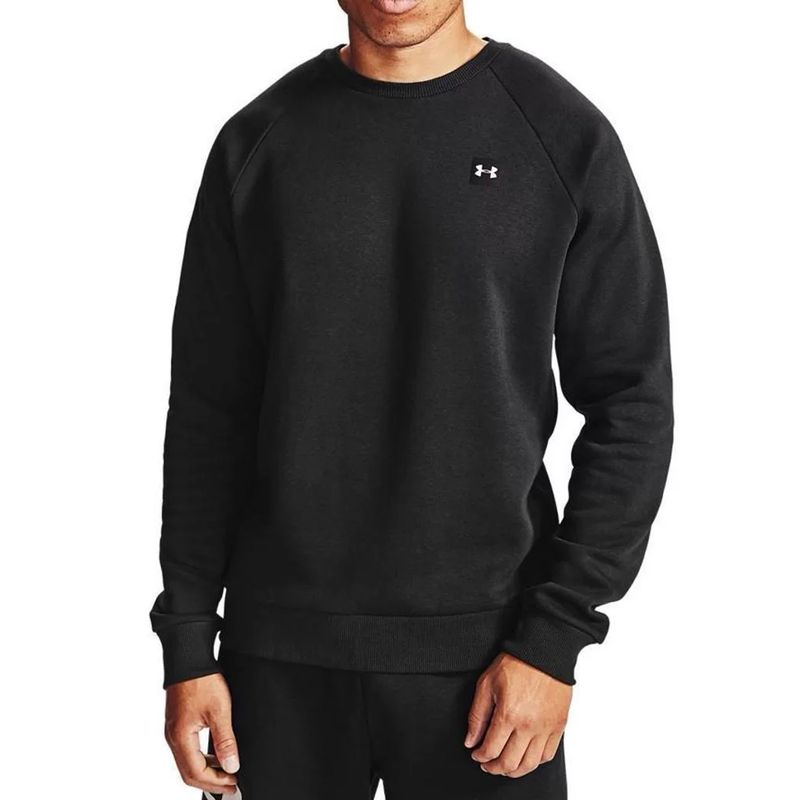 moletom-UA-rival-fleece-crew-preto-modelo