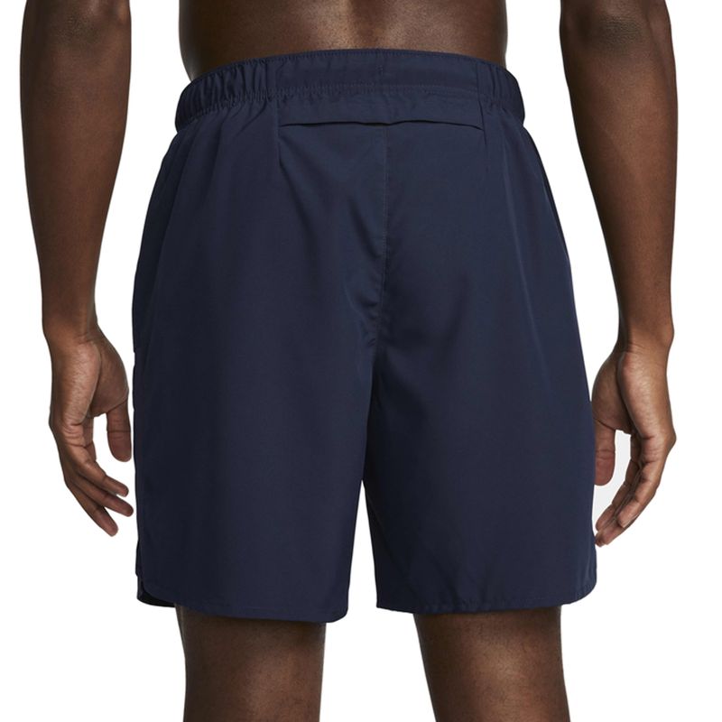 short-nike-challanger-marinho-atras