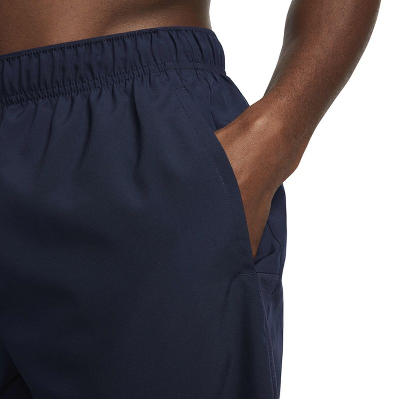 short-nike-challanger-marinho-bolso