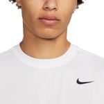 camiseta-nike-masc-drifit-reset-branca-zoom