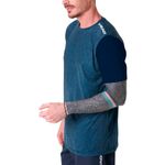 camiseta-basica-bicolocor-azulpetroleo-azulmarinho-head-llado