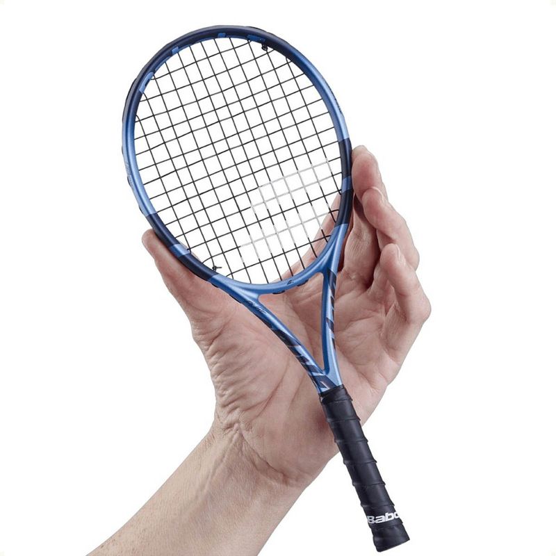 raquete-tenis-mini-pure-drive-2025-mao.jpg